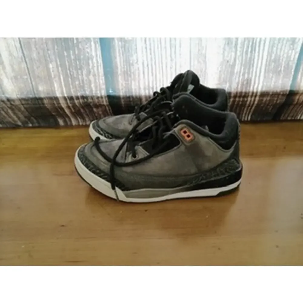 Jordan‎ Air Jordan 3 Retro Fear Pack Men's Sneakers Gray 3Y